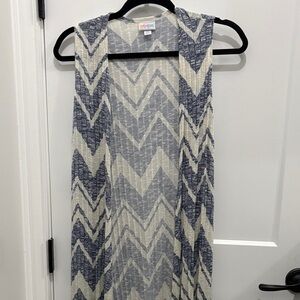 LuLaRoe Gray and Cream Chevron Sleeveless Cardigan